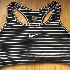 Nike Pro Sports Bra